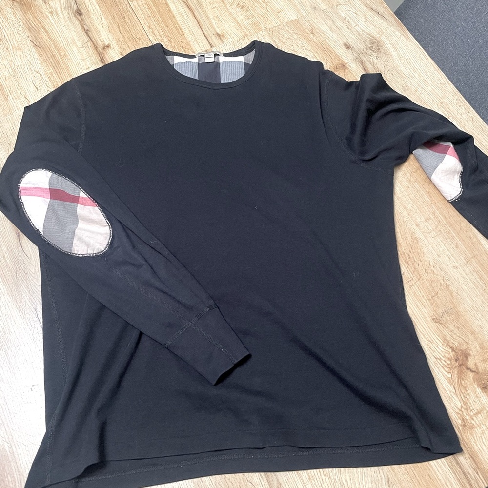 MENS BURBERRY LONG ALEEVE - SIZE: L - IN GOOD CONDITION!
